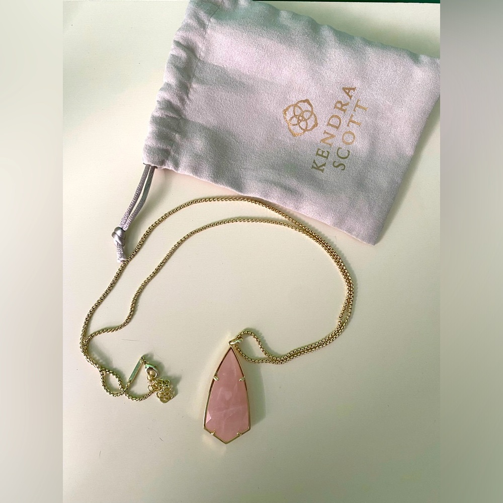 Authentic Kendra Scott necklace